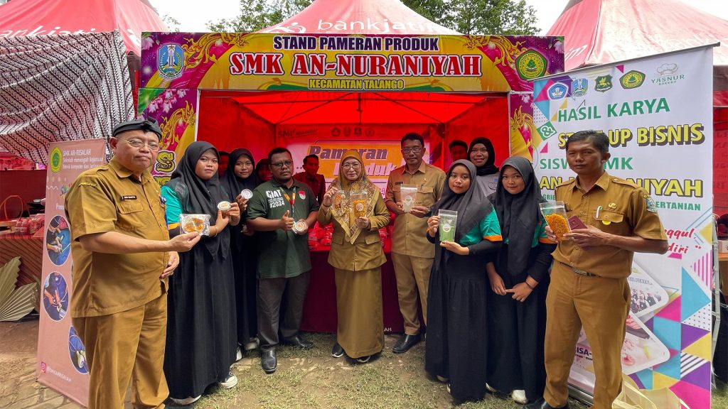 SMK An-Nuraniyah Memukau Pengunjung di Pameran Produk SMK Swasta Kabupaten Sumenep