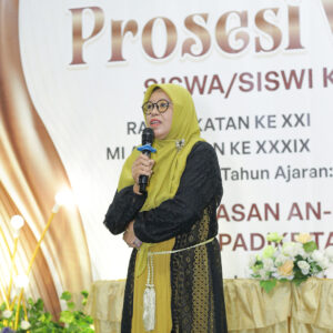 Ny. Hj. Riskiyah S.Pd.I